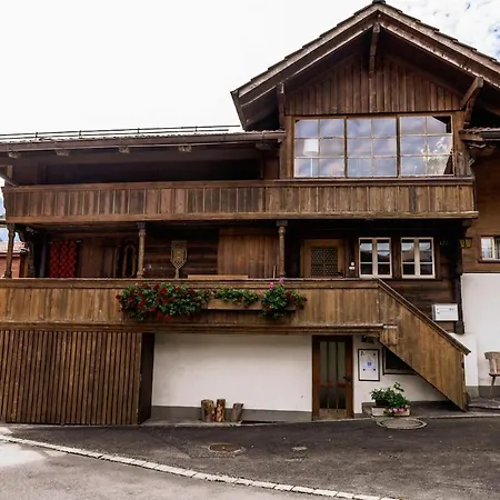 Simple And Rustic - In Historic House Appartamento Wilderswil