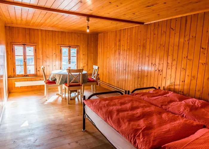 דירה Simple And Rustic - In Historic House *